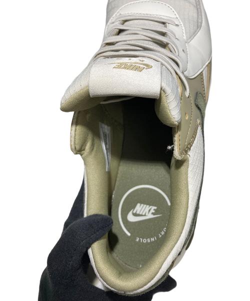NIKE（ナイキ）NIKE (ナイキ) スニーカー ホワイト×ベージュ サイズ:UK 9の古着・服飾アイテム