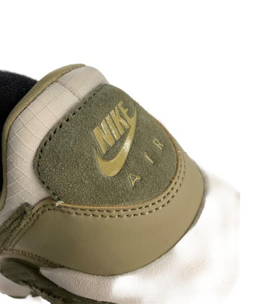 NIKE（ナイキ）NIKE (ナイキ) スニーカー ホワイト×ベージュ サイズ:UK 9の古着・服飾アイテム
