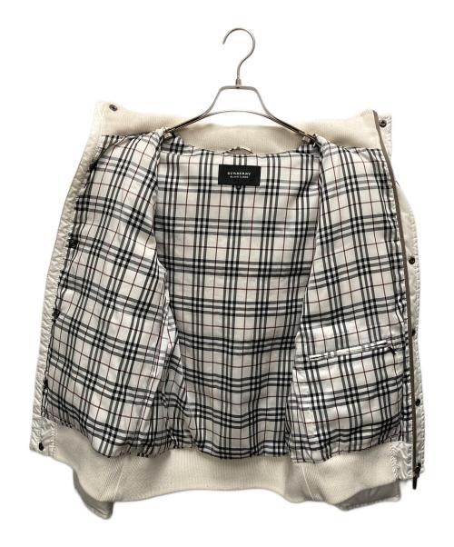 BURBERRY BLACK LABEL（バーバリーブラックレーベル）BURBERRY BLACK LABEL (バーバリーブラックレーベル) ダウンジャケット　BMP65-527-02 ホワイト サイズ:SIZE Mの古着・服飾アイテム
