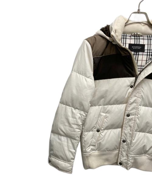 BURBERRY BLACK LABEL（バーバリーブラックレーベル）BURBERRY BLACK LABEL (バーバリーブラックレーベル) ダウンジャケット　BMP65-527-02 ホワイト サイズ:SIZE Mの古着・服飾アイテム