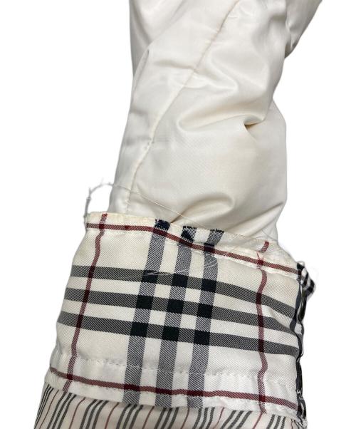 BURBERRY BLACK LABEL（バーバリーブラックレーベル）BURBERRY BLACK LABEL (バーバリーブラックレーベル) ダウンジャケット　BMP65-527-02 ホワイト サイズ:SIZE Mの古着・服飾アイテム