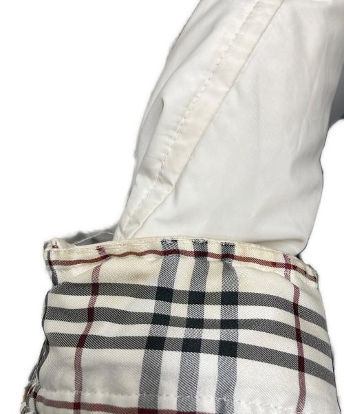 BURBERRY BLACK LABEL（バーバリーブラックレーベル）BURBERRY BLACK LABEL (バーバリーブラックレーベル) ダウンジャケット　BMP65-527-02 ホワイト サイズ:SIZE Mの古着・服飾アイテム