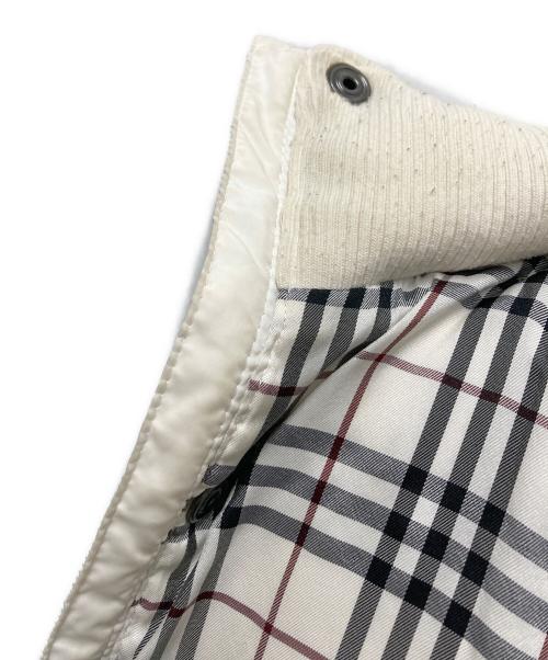 BURBERRY BLACK LABEL（バーバリーブラックレーベル）BURBERRY BLACK LABEL (バーバリーブラックレーベル) ダウンジャケット　BMP65-527-02 ホワイト サイズ:SIZE Mの古着・服飾アイテム