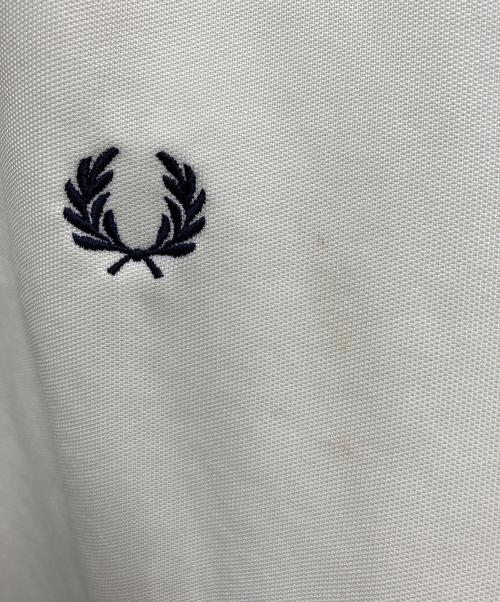 FRED PERRY（フレッドペリー）FRED PERRY (フレッドペリー) トラックジャケット ベージュ サイズ:SIZE XLの古着・服飾アイテム