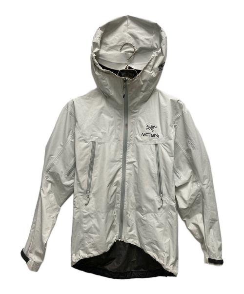 ARC'TERYX（アークテリクス）ARC'TERYX (アークテリクス) マウンテンパーカー　ALPHA SL BEAMS別注モデル ライトグレー サイズ:サイズ XSの古着・服飾アイテム