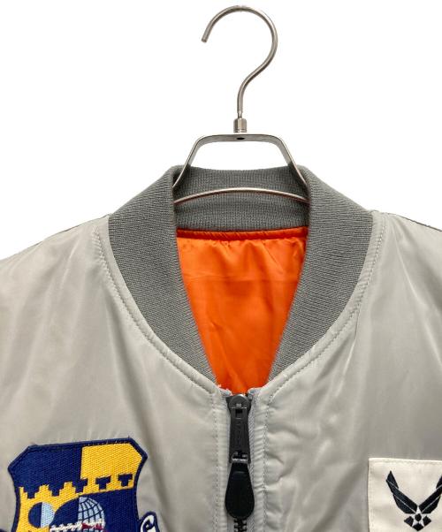 AVIREX（アヴィレックス）AVIREX (アヴィレックス) フライトジャケット ライトグレー サイズ:SIZE XLの古着・服飾アイテム