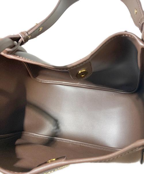 CHARLES & KEITH（チャールズアンドキース）CHARLES & KEITH (チャールズアンドキース) ライラ チューブラスランチートートバッグ ブラウンの古着・服飾アイテム