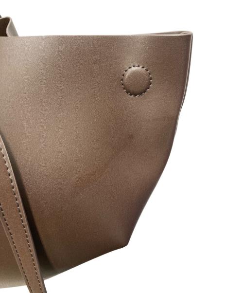 CHARLES & KEITH（チャールズアンドキース）CHARLES & KEITH (チャールズアンドキース) カルラトートバッグ ブラウンの古着・服飾アイテム