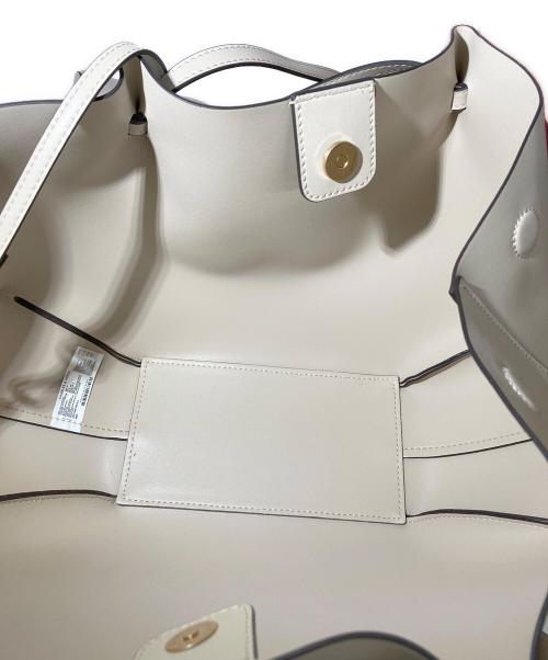 CHARLES & KEITH（チャールズアンドキース）CHARLES & KEITH (チャールズアンドキース) トートバッグ　ポーチ付き ベージュの古着・服飾アイテム