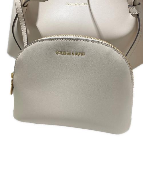 CHARLES & KEITH（チャールズアンドキース）CHARLES & KEITH (チャールズアンドキース) トートバッグ　ポーチ付き ベージュの古着・服飾アイテム