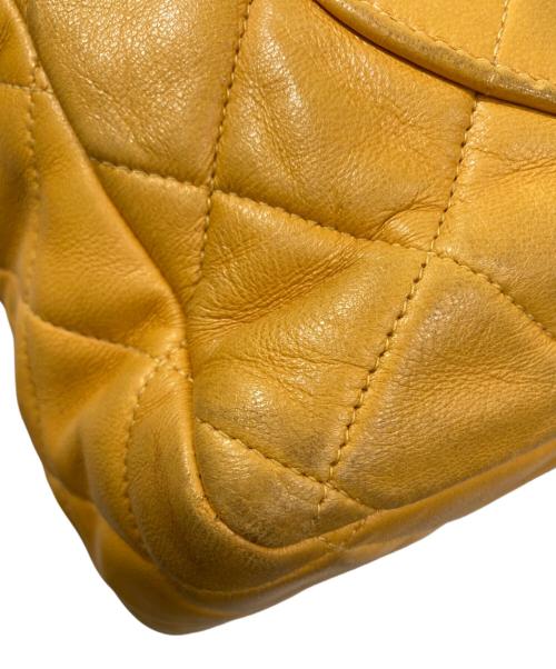 CHANEL（シャネル）CHANEL (シャネル) チェーンショルダーバッグ　マトラッセ イエローの古着・服飾アイテム