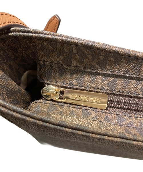 MICHAEL KORS（マイケルコース）MICHAEL KORS (マイケルコース) ショルダーバッグ ブラウンの古着・服飾アイテム