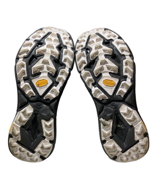 HOKAONEONE（ホカオネオネ）HOKAONEONE (ホカオネオネ) スニーカー ホワイト×ブラック サイズ:SIZE 29cmの古着・服飾アイテム