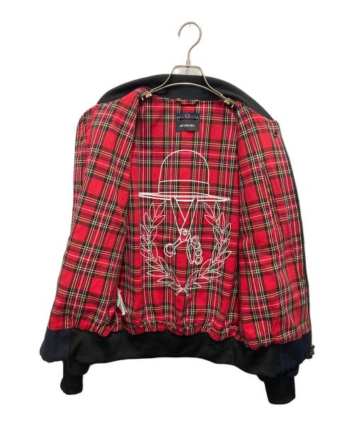 FRED PERRY（フレッドペリー）FRED PERRY (フレッドペリー) ART COMES FIRST (アートカムズファースト) MA-1ジャケット ネイビー サイズ:SIZE 38（M～L相当）の古着・服飾アイテム