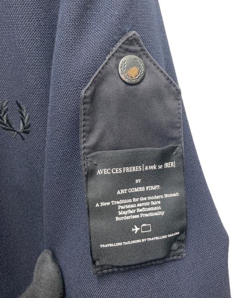 FRED PERRY（フレッドペリー）FRED PERRY (フレッドペリー) ART COMES FIRST (アートカムズファースト) MA-1ジャケット ネイビー サイズ:SIZE 38（M～L相当）の古着・服飾アイテム