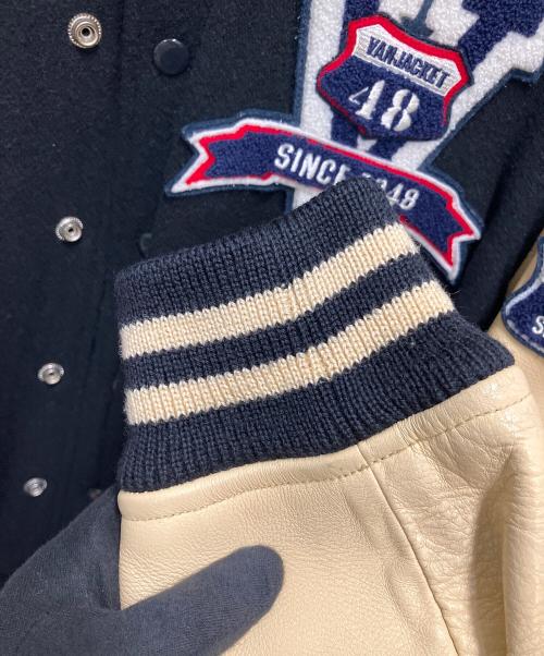 VAN JAC（ヴァン・ヂャケット）VAN JAC (ヴァン・ヂャケット) スタジャン ブラック×アイボリー サイズ:SIZE Mの古着・服飾アイテム