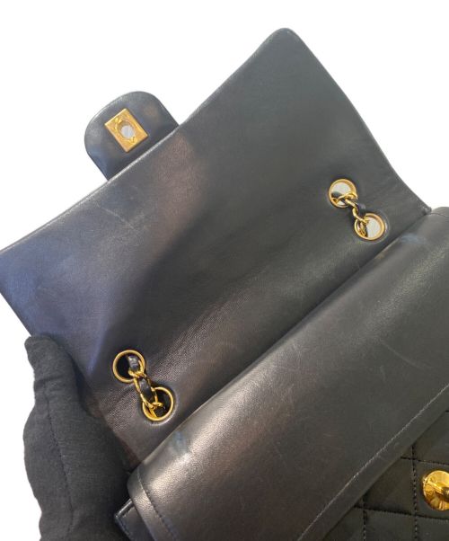 CHANEL（シャネル）CHANEL (シャネル) ダブルフラップマトラッセ ブラック サイズ:25の古着・服飾アイテム