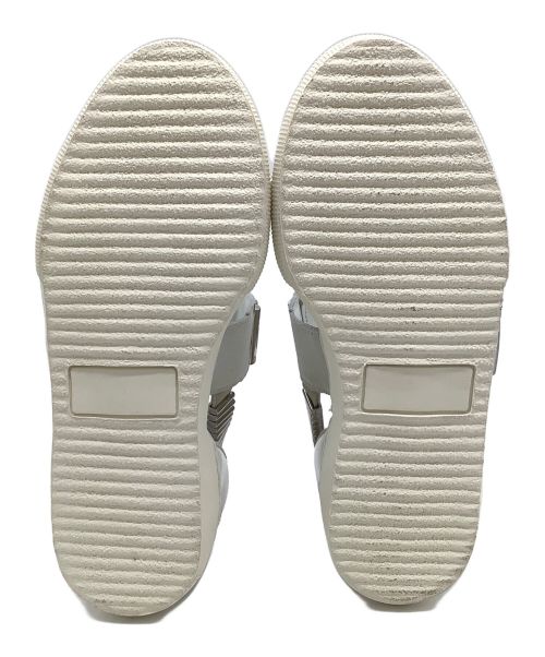 TOGA PULLA（トーガ プルラ）TOGA PULLA (トーガ プルラ) アンクルストラップサンダル ホワイト×シルバーカラー サイズ:36の古着・服飾アイテム