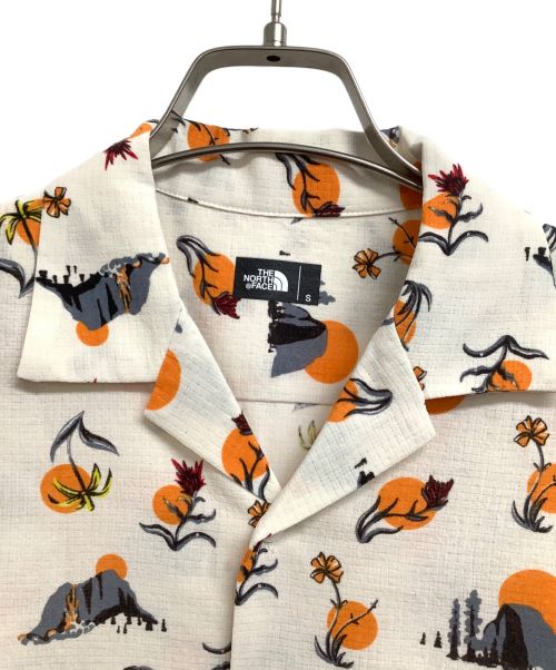 THE NORTH FACE（ザ ノース フェイス）THE NORTH FACE (ザ ノース フェイス) S/S Climbing Summer Shirt ベージュ×オレンジ サイズ:Ｓ 未使用品の古着・服飾アイテム