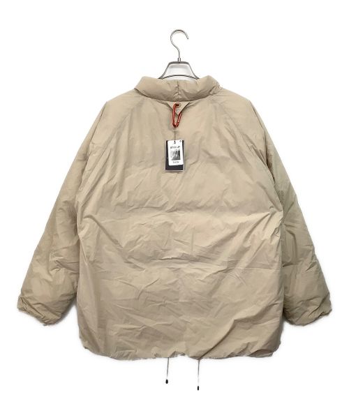 WHITE MOUNTAINEERING（ホワイトマウンテ二アニング）WHITE MOUNTAINEERING (ホワイトマウンテ二アニング) STUDIOUS (ステュディオス) WM X TAION HANTEN DOWN JACKET ベージュ サイズ:3の古着・服飾アイテム