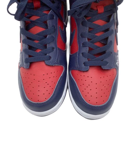 NIKE SB（ナイキエスビー）NIKE SB (ナイキエスビー) Supreme (シュプリーム) Dunk High By Any Means　スニーカー レッド×ネイビー サイズ:26.5の古着・服飾アイテム