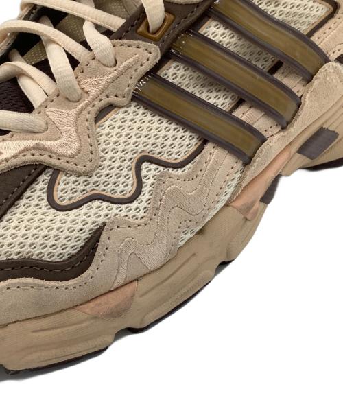 adidas（アディダス）adidas (アディダス) ローカットスニーカー ベージュ×パープル サイズ:28の古着・服飾アイテム