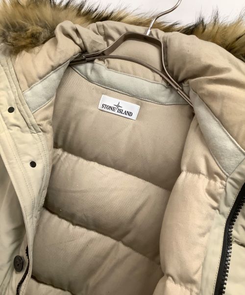 STONE ISLAND（ストーンアイランド）STONE ISLAND (ストーンアイランド) ダウンコート ベージュ サイズ:Sの古着・服飾アイテム