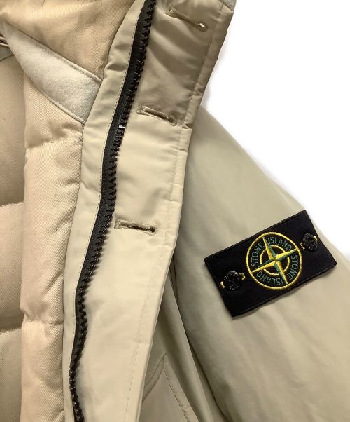 STONE ISLAND（ストーンアイランド）STONE ISLAND (ストーンアイランド) ダウンコート ベージュ サイズ:Sの古着・服飾アイテム