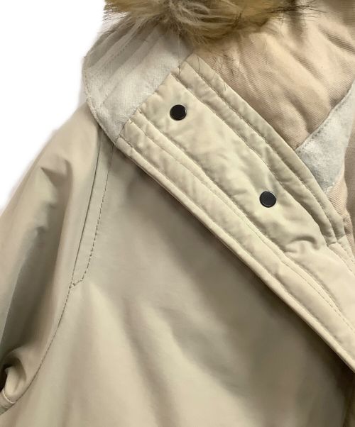 STONE ISLAND（ストーンアイランド）STONE ISLAND (ストーンアイランド) ダウンコート ベージュ サイズ:Sの古着・服飾アイテム