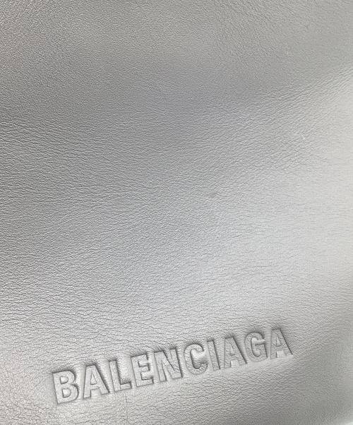 BALENCIAGA（バレンシアガ）BALENCIAGA (バレンシアガ) メガジップトート グレーの古着・服飾アイテム
