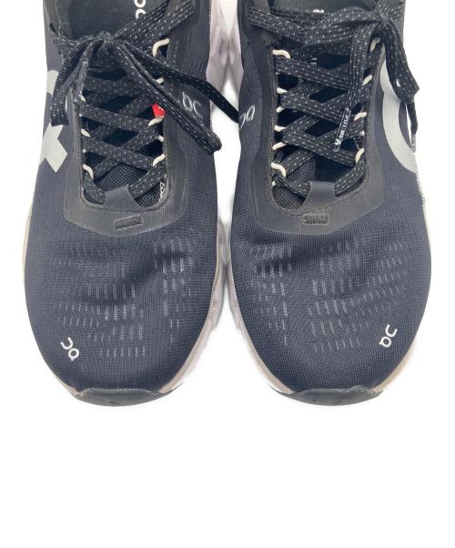 on（オン）On (オン) スニーカー ブラック×ホワイト サイズ:27.5の古着・服飾アイテム