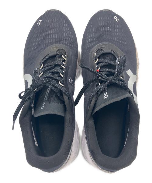 on（オン）On (オン) スニーカー ブラック×ホワイト サイズ:27.5の古着・服飾アイテム