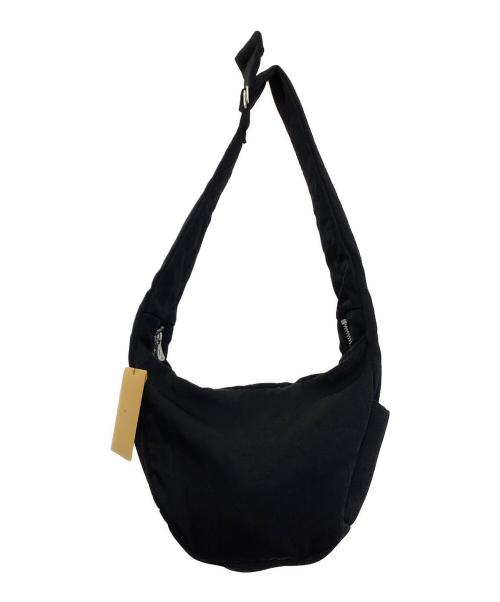 ITTI（イッチ）ITTI (イッチ) ANNIE PUFFER TOWN MOON BAG ブラックの古着・服飾アイテム