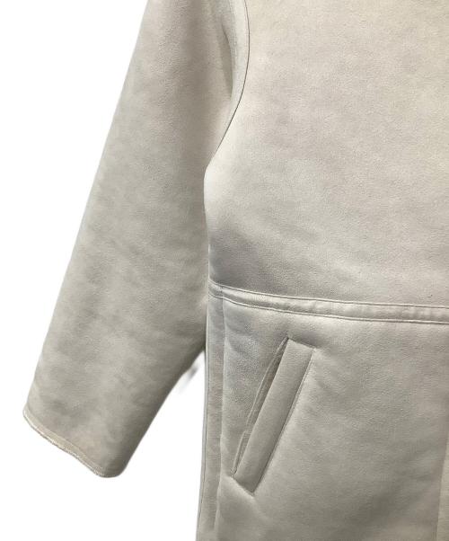 green label relaxing（グリーンレーベルリラクシング）green label relaxing (グリーンレーベルリラクシング) 2WAYボアフェイクムートンブルゾン ホワイト×ベージュ サイズ:不明の古着・服飾アイテム