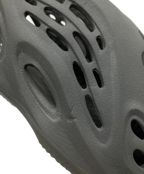 adidas（アディダス）adidas (アディダス) YZY FOAM RNR ADULTS ブラック サイズ:29.5の古着・服飾アイテム