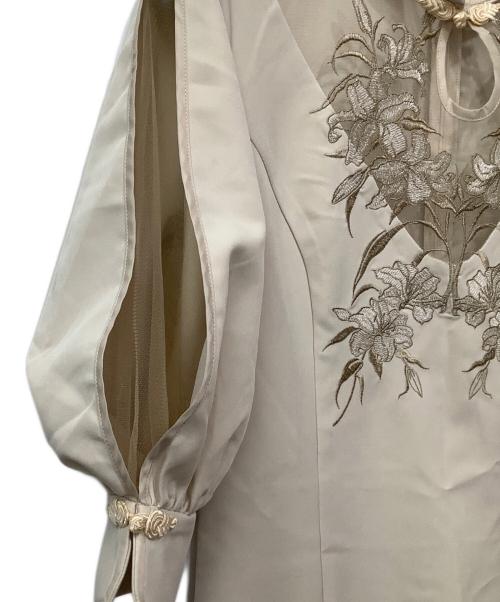 被宝園（ヒホウエン）被宝園 (ヒホウエン) 半袖ワンピース ベージュ サイズ:FREEの古着・服飾アイテム