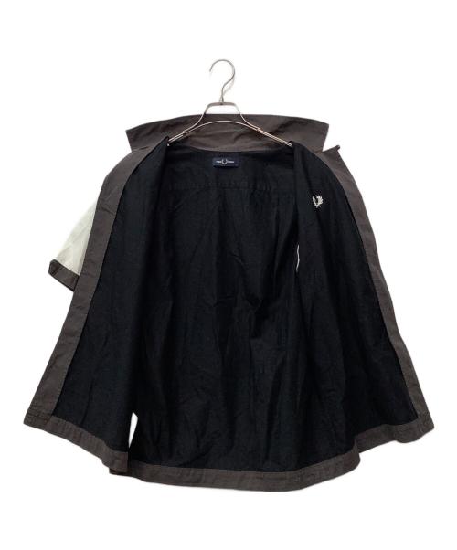 FRED PERRY（フレッドペリー）FRED PERRY (フレッドペリー) 半袖シャツ ブラック×ホワイト サイズ:Lの古着・服飾アイテム