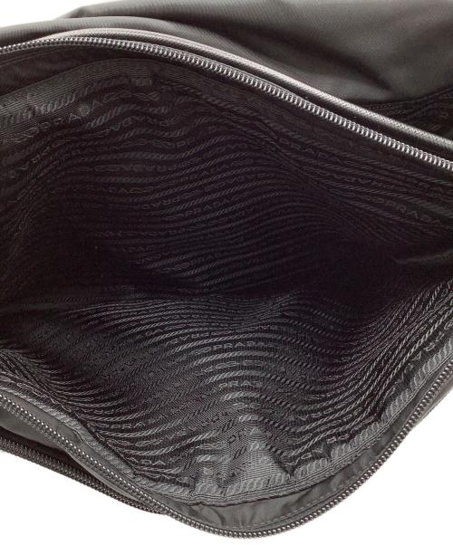 PRADA（プラダ）PRADA (プラダ) ナイロンメッセンジャーバッグ ブラックの古着・服飾アイテム