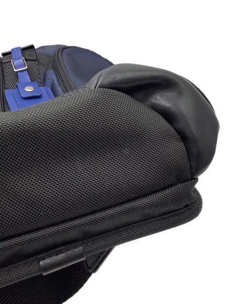 TUMI（トゥミ）TUMI (トゥミ) クロスバッグ ブルー×ブラックの古着・服飾アイテム
