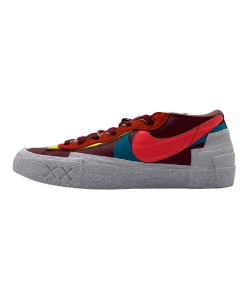 NIKE（ナイキ）NIKE (ナイキ) sacai (サカイ) KAWS (カウズ) ローカットスニーカー レッド×ホワイト サイズ:28 未使用品の古着・服飾アイテム
