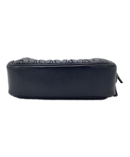 MIU MIU（ミュウミュウ）MIU MIU (ミュウミュウ) マテラッセ ショルダーバッグ ブラックの古着・服飾アイテム