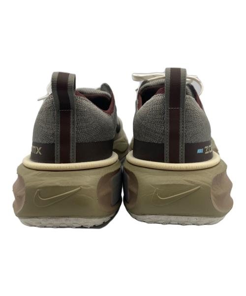 NIKE（ナイキ）NIKE (ナイキ) ローカットスニーカー グレー×カーキ サイズ:26.5cmの古着・服飾アイテム