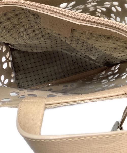 FURLA（フルラ）FURLA (フルラ) パンチングトートバッグ ベージュの古着・服飾アイテム