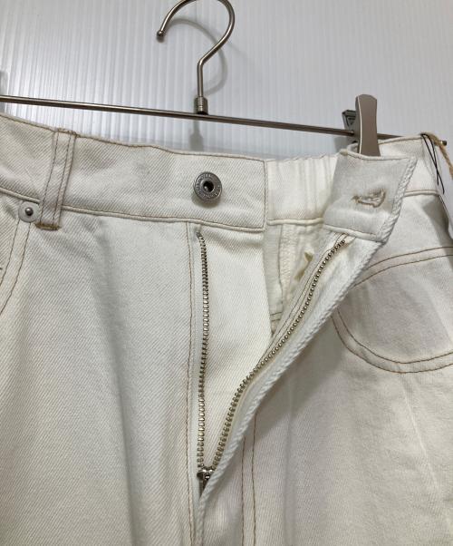 Cynical（シニカル）Cynical (シニカル) デニムカーブパンツ ホワイト サイズ:Mの古着・服飾アイテム