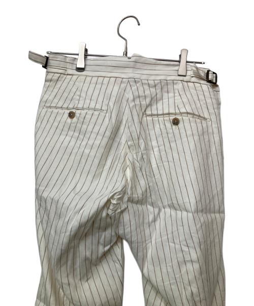 BERWICH（ベルウィッチ）BERWICH (ベルウィッチ) ツープリーツアジャスター付きパンツ ホワイト サイズ:44の古着・服飾アイテム