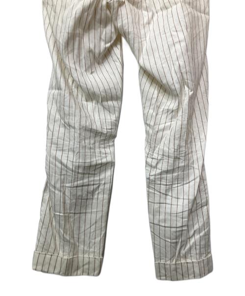 BERWICH（ベルウィッチ）BERWICH (ベルウィッチ) ツープリーツアジャスター付きパンツ ホワイト サイズ:44の古着・服飾アイテム