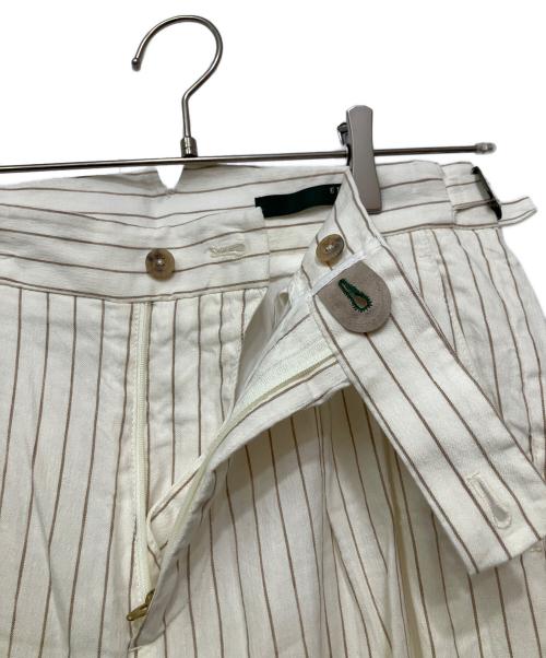 BERWICH（ベルウィッチ）BERWICH (ベルウィッチ) ツープリーツアジャスター付きパンツ ホワイト サイズ:44の古着・服飾アイテム