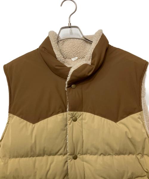 Patagonia（パタゴニア）Patagonia (パタゴニア) リバーシブル・ビビー・ダウン・ベスト ベージュ サイズ:XLの古着・服飾アイテム