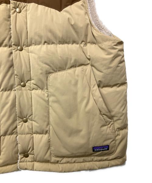 Patagonia（パタゴニア）Patagonia (パタゴニア) リバーシブル・ビビー・ダウン・ベスト ベージュ サイズ:XLの古着・服飾アイテム
