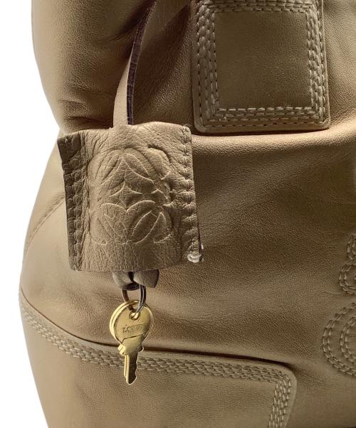 LOEWE（ロエベ）LOEWE (ロエベ) ハンドバッグ ゴールドの古着・服飾アイテム